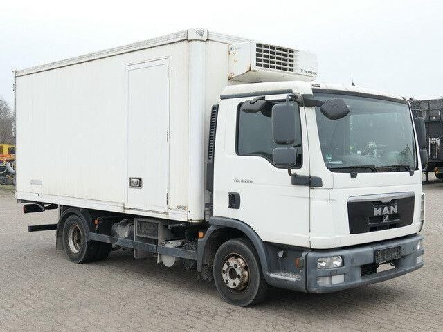 MAN 8.220 TGL BL 4x2, Thermo King, 3. Sitz, 5m lang - Refrigerator truck: picture 4 MAN 8.220 TGL BL 4x2, Thermo King, 3. Sitz, 5m lang - Refrigerator truck: picture 4