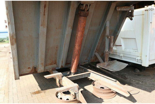 Stahl Hinterkippmulde ca. 18 cbm, Hilfsrahmen - Tipper: picture 2 Stahl Hinterkippmulde ca. 18 cbm, Hilfsrahmen - Tipper: picture 2