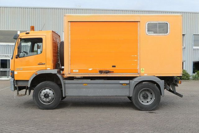 Mercedes-Benz 1518 A Atego 4X4, Klima, AHK, Allrad, Rolltor - Utility/ Special vehicle, Box truck: picture 2 Mercedes-Benz 1518 A Atego 4X4, Klima, AHK, Allrad, Rolltor - Utility/ Special vehicle, Box truck: picture 2