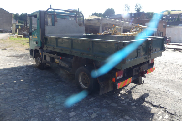 Camion benne Iveco ML 100 E15 (1997-112.669 km-VIN:ZCFA1AA0002205525) - Tipper: picture 4 Camion benne Iveco ML 100 E15 (1997-112.669 km-VIN:ZCFA1AA0002205525) - Tipper: picture 4