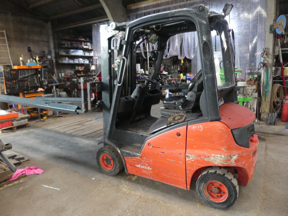 Chariot élévateur avec tète rotatif Linde H16D - Forklift: picture 1 Chariot élévateur avec tète rotatif Linde H16D - Forklift: picture 1