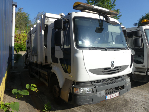 REF:1387 - Camion poubelle Renault Midlum 270DXI (2011-189.728 km) - Garbage truck: picture 2 REF:1387 - Camion poubelle Renault Midlum 270DXI (2011-189.728 km) - Garbage truck: picture 2