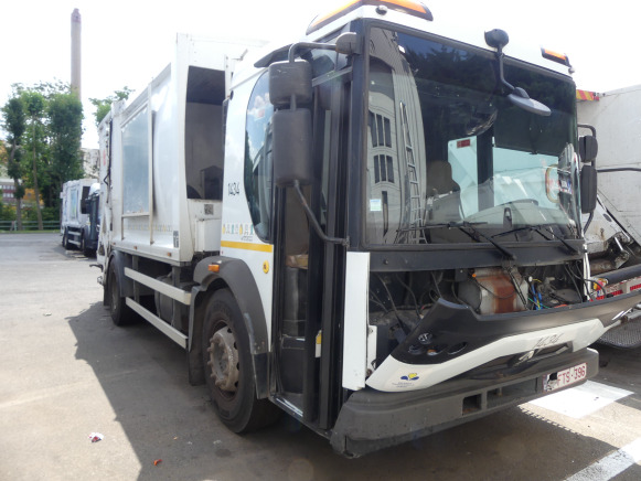 REF:1434 - Camion poubelle (pour pièces) Renault Access (2013-204.150 km) - Garbage truck: picture 2 REF:1434 - Camion poubelle (pour pièces) Renault Access (2013-204.150 km) - Garbage truck: picture 2