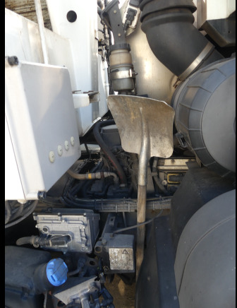 REF:1436 - Camion poubelle Renault Access (2013-162.300 km) - Garbage truck: picture 5 REF:1436 - Camion poubelle Renault Access (2013-162.300 km) - Garbage truck: picture 5
