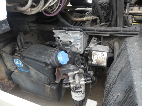 REF:1449 - Camion poubelle Renault Access (2013-174.062 km)(VIN: SEG1930BL5BD17227) - Garbage truck: picture 5 REF:1449 - Camion poubelle Renault Access (2013-174.062 km)(VIN: SEG1930BL5BD17227) - Garbage truck: picture 5