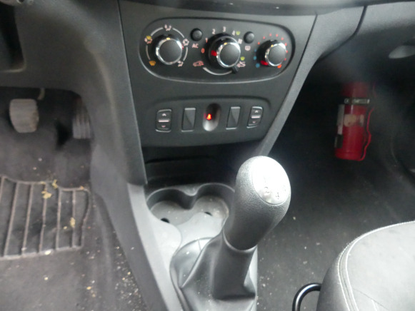 REF:19514 - Voiture Dacia Logan (2013-106.372 km) (VIN:UU14SDAG350005502) - Car: picture 5 REF:19514 - Voiture Dacia Logan (2013-106.372 km) (VIN:UU14SDAG350005502) - Car: picture 5