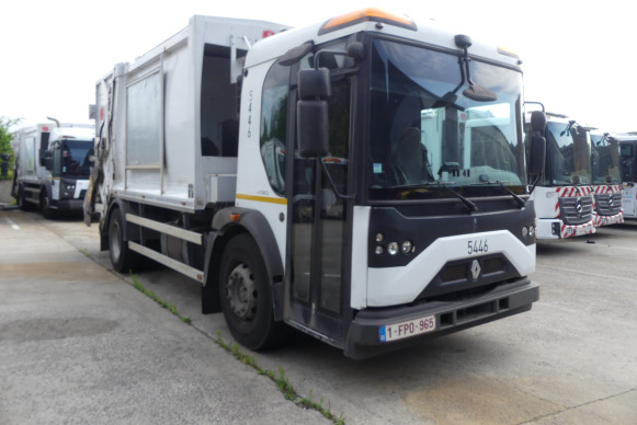 REF:5446 - Camion poubelle Renault Access (2013-192.146 km) - Garbage truck: picture 2 REF:5446 - Camion poubelle Renault Access (2013-192.146 km) - Garbage truck: picture 2