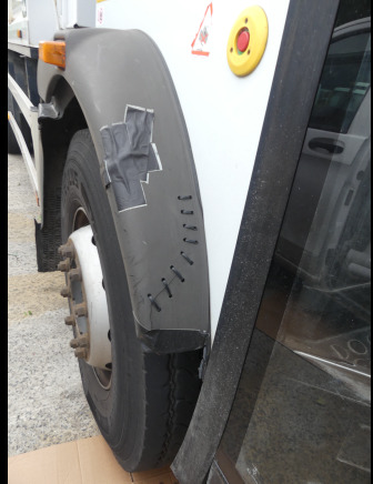 REF:62481 - Camion poubelle Renault Access (2014-281.264 km) (VIN: SEG1930BL5BD17884) - Garbage truck: picture 4 REF:62481 - Camion poubelle Renault Access (2014-281.264 km) (VIN: SEG1930BL5BD17884) - Garbage truck: picture 4