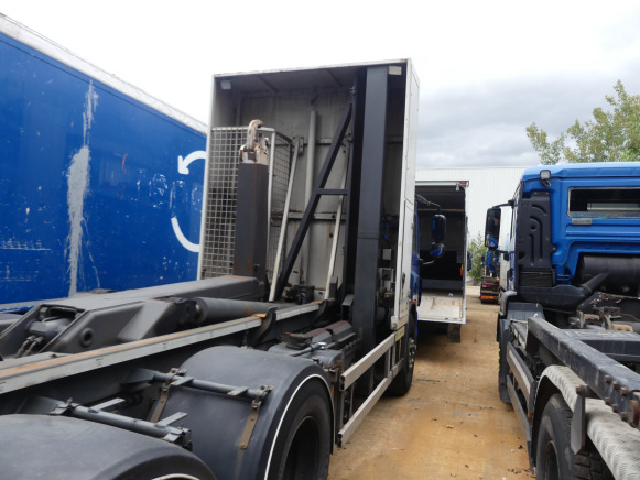 REF:7612 - Camion porte-container DAF FANCF 75 (2012-455.072 km) - Hook lift truck: picture 4 REF:7612 - Camion porte-container DAF FANCF 75 (2012-455.072 km) - Hook lift truck: picture 4