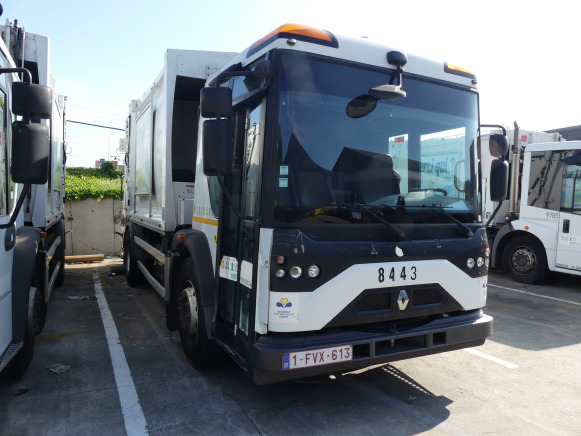REF:8443 - Camion poubelle Renault Access (2013-128.985 km) - Garbage truck: picture 3 REF:8443 - Camion poubelle Renault Access (2013-128.985 km) - Garbage truck: picture 3