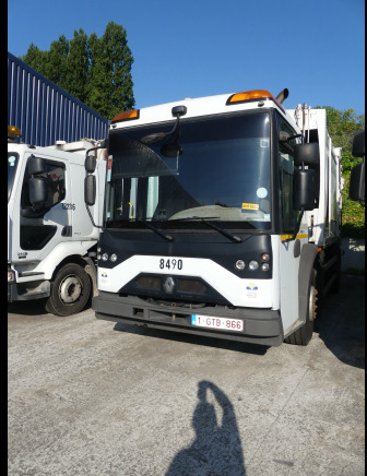 REF:8490 - Camion poubelle Renault Access (2014-236.794 km) - Garbage truck: picture 1 REF:8490 - Camion poubelle Renault Access (2014-236.794 km) - Garbage truck: picture 1