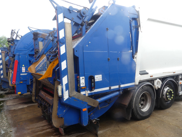 REF:BZ-DF-46 - Camion poubelle DAF FAG CF75 (2011-333.637 km) - Garbage truck: picture 3 REF:BZ-DF-46 - Camion poubelle DAF FAG CF75 (2011-333.637 km) - Garbage truck: picture 3