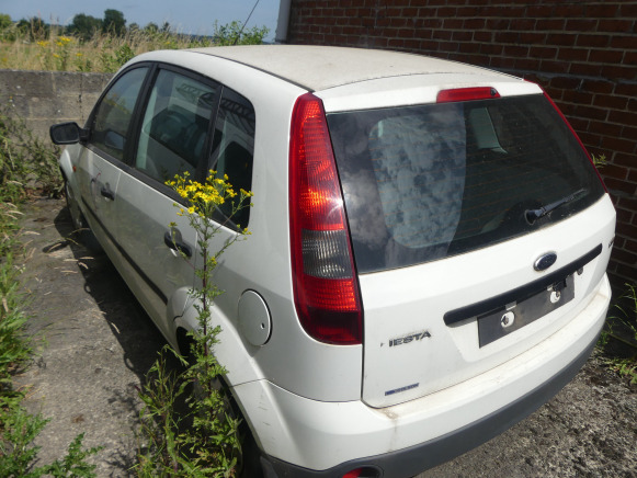 REF:Immatriculée sous : SPI-110 - Voiture Ford FIESTA - Passenger van: picture 4 REF:Immatriculée sous : SPI-110 - Voiture Ford FIESTA - Passenger van: picture 4