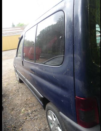 Voiture (pour pièces) Citroën Berlingo 1,9D - Car: picture 4 Voiture (pour pièces) Citroën Berlingo 1,9D - Car: picture 4