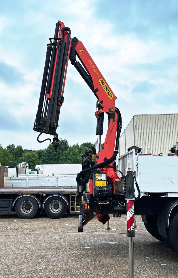 PALFINGER PK 20001 K C crane, year 2015, remote control, extra functions - Truck mounted crane: picture 2 PALFINGER PK 20001 K C crane, year 2015, remote control, extra functions - Truck mounted crane: picture 2