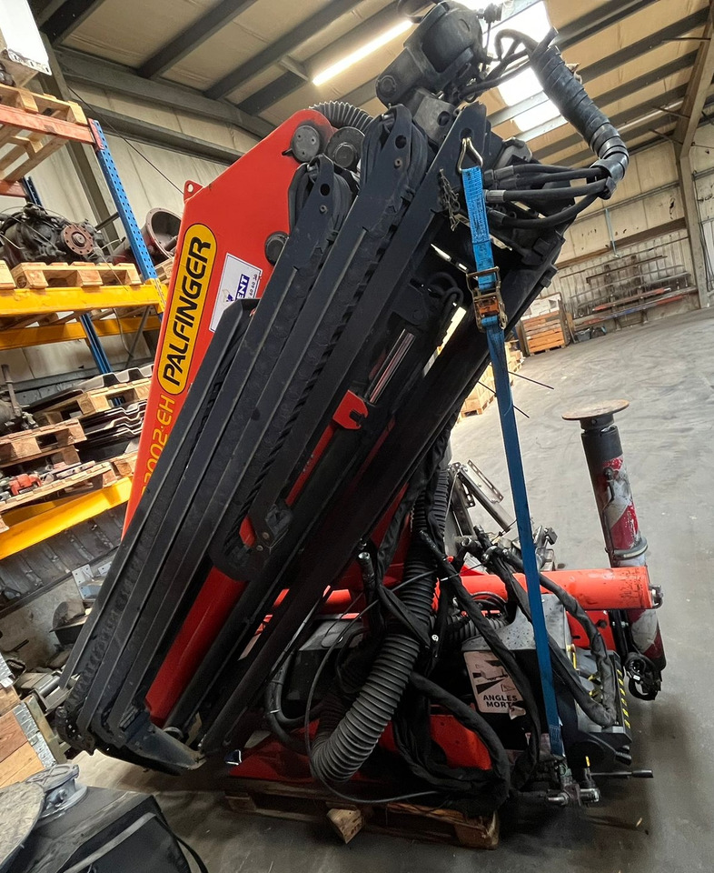 PALFINGER PK 22002-EH D year 2013, remote control, extra functions - Truck mounted crane: picture 3 PALFINGER PK 22002-EH D year 2013, remote control, extra functions - Truck mounted crane: picture 3