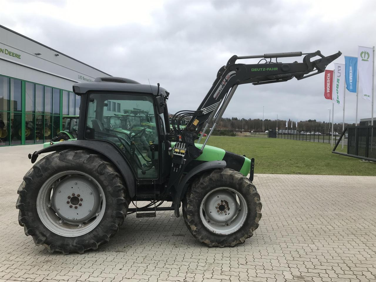 Deutz-Fahr Agrofarm 420 - Farm tractor: picture 2 Deutz-Fahr Agrofarm 420 - Farm tractor: picture 2