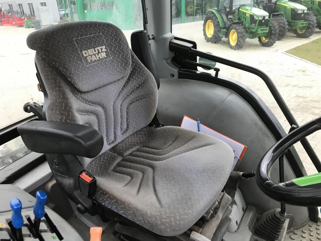 Farm tractor Deutz-Fahr Agrofarm 420: picture 9