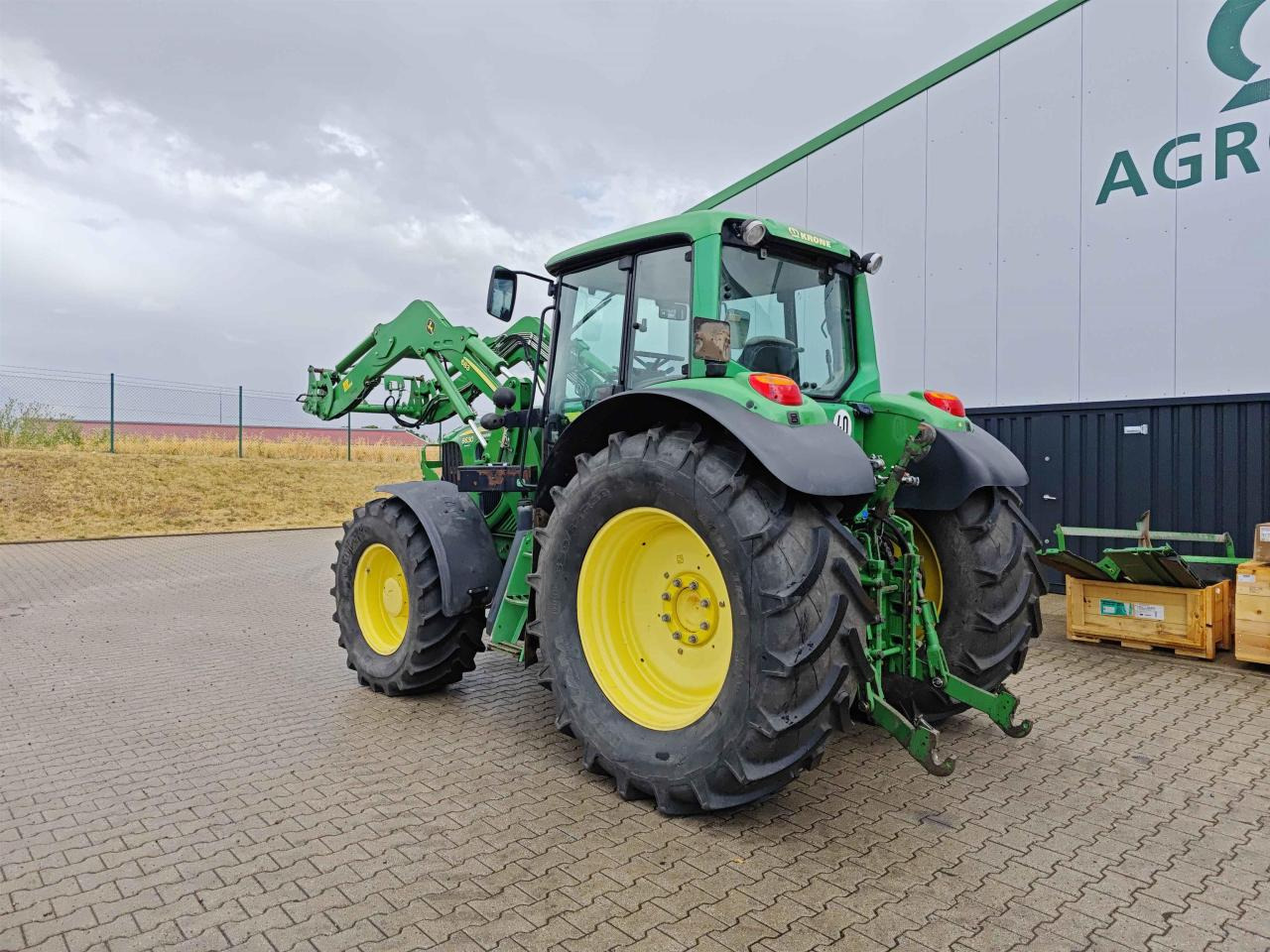 John Deere 6630 PREMIUM - Farm tractor: picture 3 John Deere 6630 PREMIUM - Farm tractor: picture 3