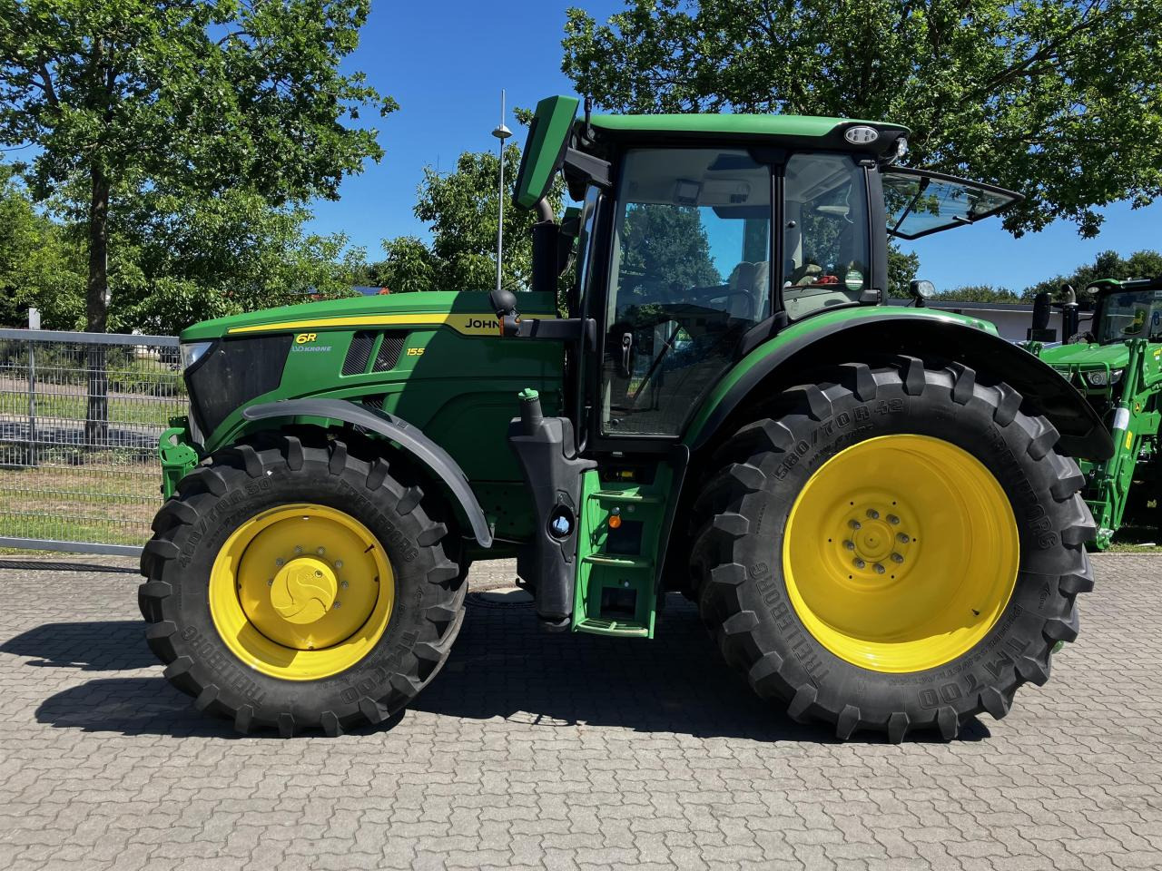 John Deere 6R 155 - Farm tractor: picture 1 John Deere 6R 155 - Farm tractor: picture 1
