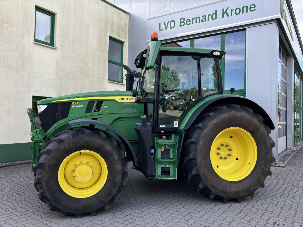 John Deere 6R 155 - Farm tractor: picture 1 John Deere 6R 155 - Farm tractor: picture 1