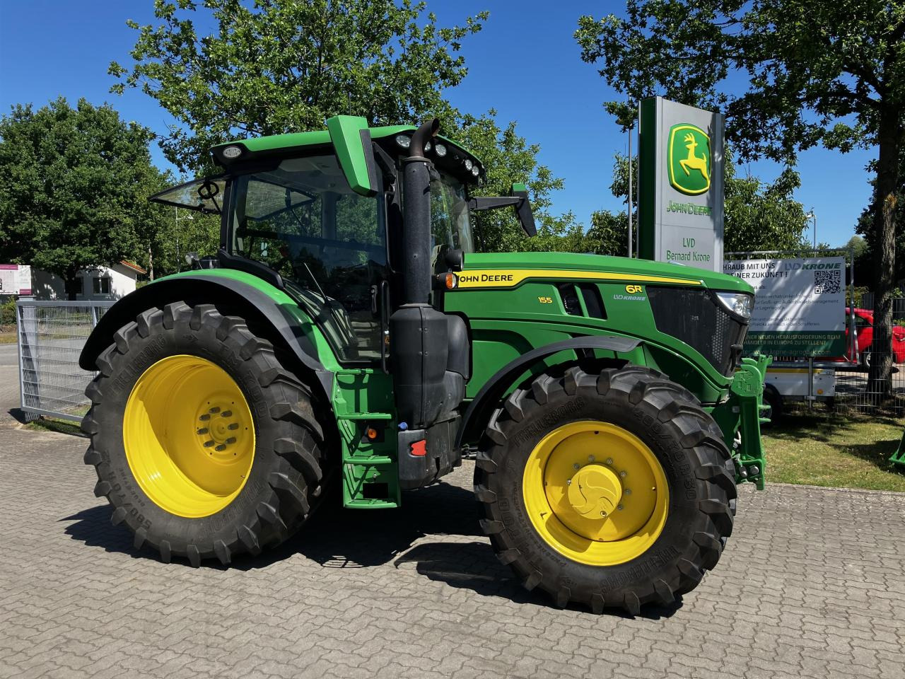 John Deere 6R 155 - Farm tractor: picture 2 John Deere 6R 155 - Farm tractor: picture 2