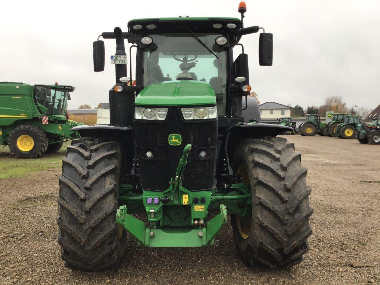John Deere 7310R - Farm tractor: picture 4 John Deere 7310R - Farm tractor: picture 4