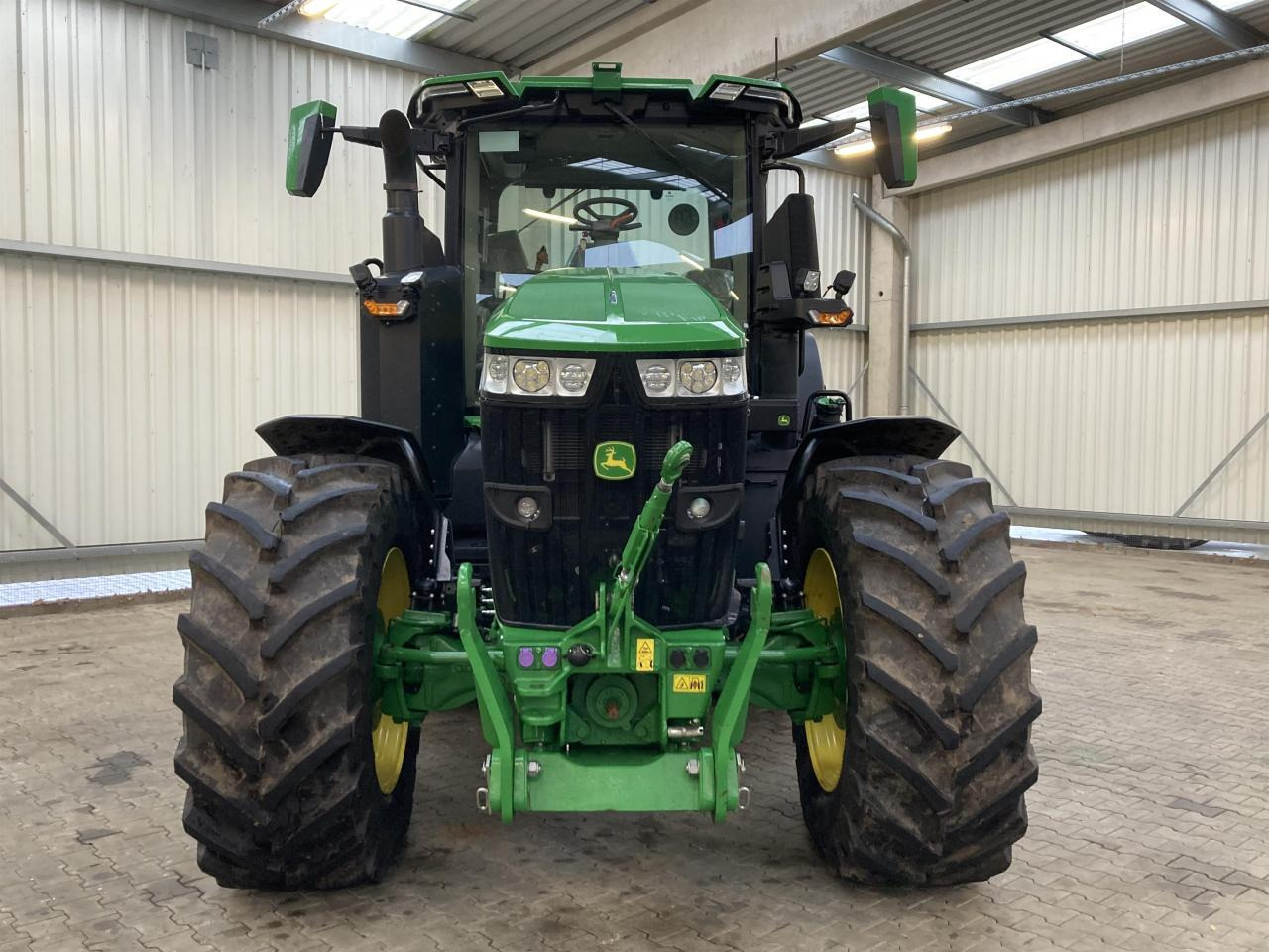 John Deere 7R 350 - Farm tractor: picture 2 John Deere 7R 350 - Farm tractor: picture 2