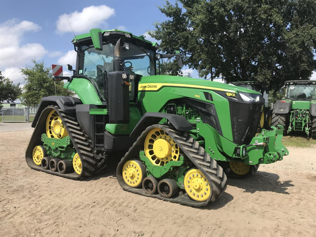 John Deere 8RX 410 - Farm tractor: picture 1 John Deere 8RX 410 - Farm tractor: picture 1