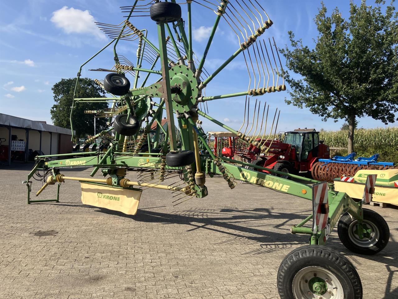 Krone SWADRO 810 - Tedder/ Rake: picture 4 Krone SWADRO 810 - Tedder/ Rake: picture 4