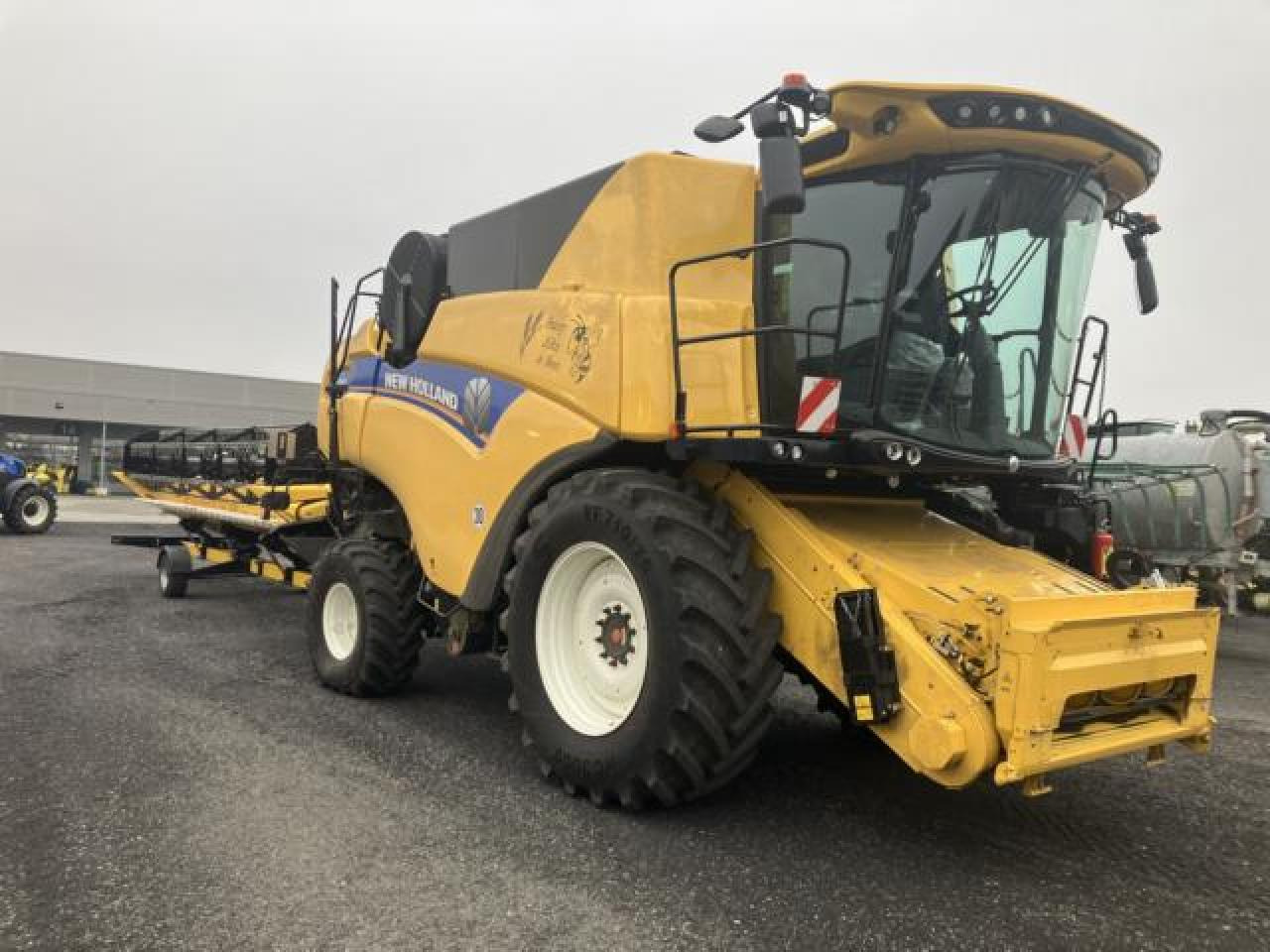 New Holland CX 8.70 - Combine harvester: picture 2 New Holland CX 8.70 - Combine harvester: picture 2