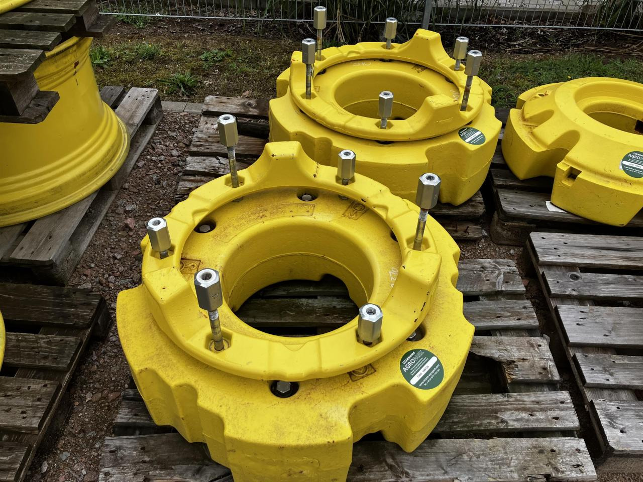 John Deere 70 kg + 900 kg - Spare parts for Agricultural machinery: picture 1 John Deere 70 kg + 900 kg - Spare parts for Agricultural machinery: picture 1