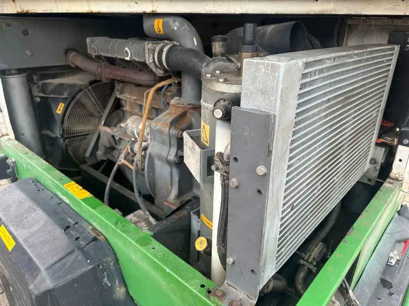 Atlas-Copco XAS 96 DD EU Deutz 5.3 m3 / min 35 kW 7 Bar mobiele Diesel Compressor aanhanger - Air compressor: picture 4 Atlas-Copco XAS 96 DD EU Deutz 5.3 m3 / min 35 kW 7 Bar mobiele Diesel Compressor aanhanger - Air compressor: picture 4