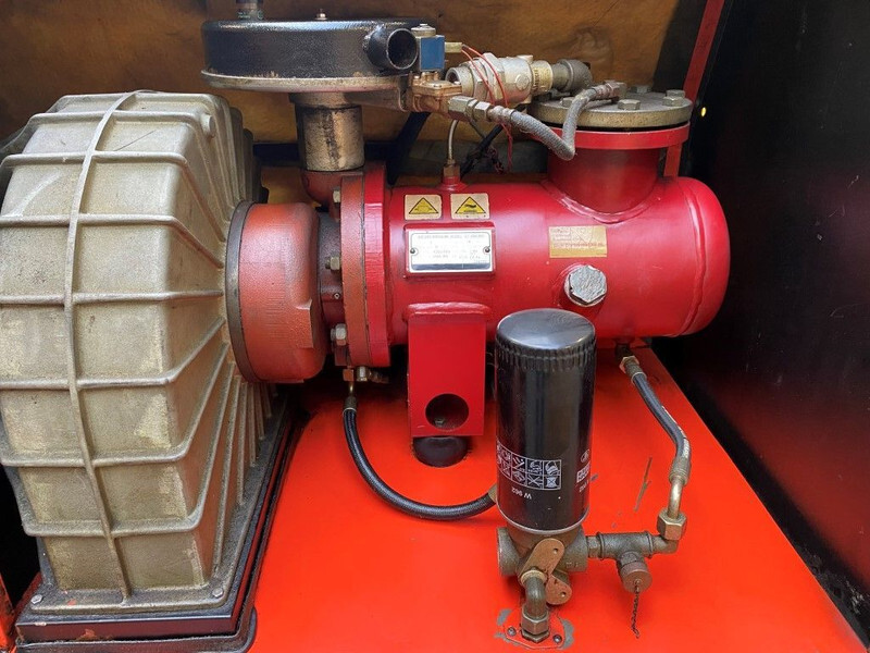 Air compressor BERKO BSD 25 18.5 kW 2400 L / min 8 Bar Silent Elektrische Schroefcompressor: picture 9 Air compressor BERKO BSD 25 18.5 kW 2400 L / min 8 Bar Silent Elektrische Schroefcompressor: picture 9