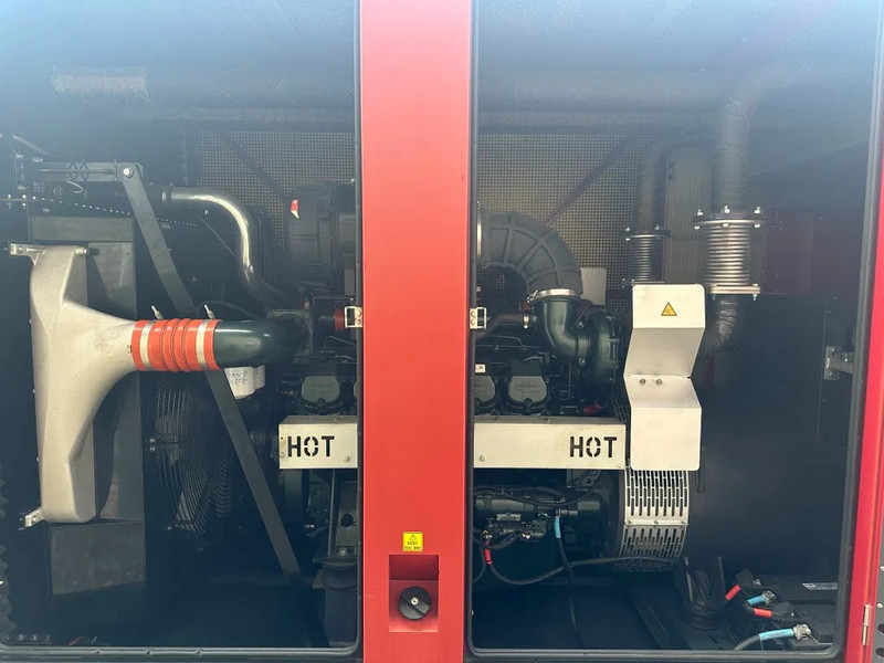 Doosan Mecc Alte Spa 680 kVA Silent generatorset as New Demo 2021 ! - Generator set: picture 3 Doosan Mecc Alte Spa 680 kVA Silent generatorset as New Demo 2021 ! - Generator set: picture 3