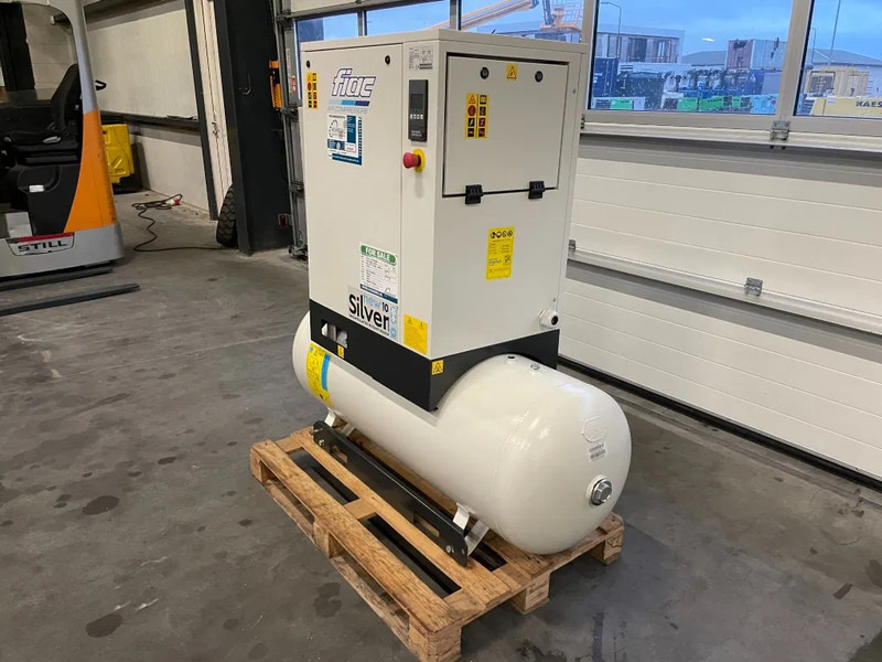 Fiac New Silver 10 / 270 Silent 7.5 kW 860 L / min 10 bar Elektrische Schroefcompressor met ketel - Air compressor: picture 3 Fiac New Silver 10 / 270 Silent 7.5 kW 860 L / min 10 bar Elektrische Schroefcompressor met ketel - Air compressor: picture 3