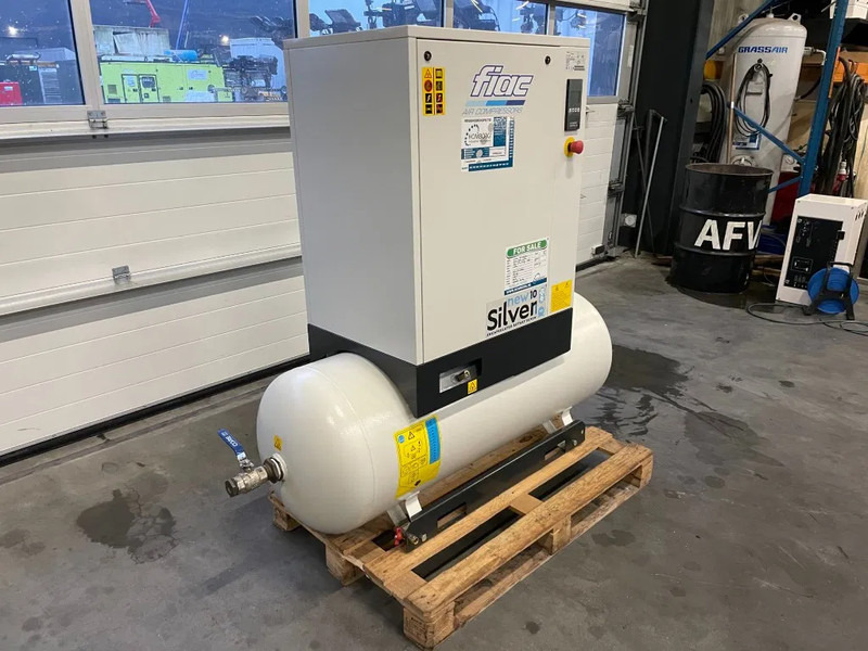 Fiac New Silver 10 / 270 Silent 7.5 kW 860 L / min 10 bar Elektrische Schroefcompressor met ketel - Air compressor: picture 2 Fiac New Silver 10 / 270 Silent 7.5 kW 860 L / min 10 bar Elektrische Schroefcompressor met ketel - Air compressor: picture 2