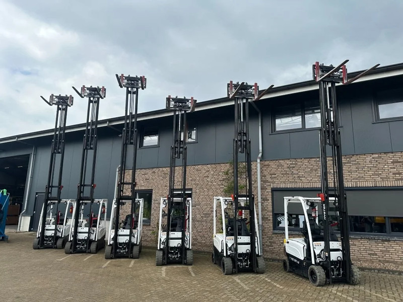 Electric forklift Hyster J1.8XN MWB 1.8 ton Triplex Freelift Sideshift Positioner Elektra Heftruck Accu 2023: picture 14