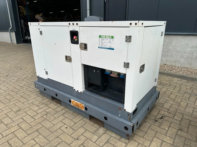 Iveco FPT F32 AM1A Leroy Somer 32 kVA Silent generatorset 28 hours ! - Generator set: picture 4 Iveco FPT F32 AM1A Leroy Somer 32 kVA Silent generatorset 28 hours ! - Generator set: picture 4