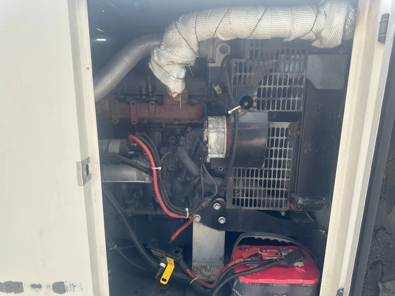 Iveco FPT F32 AM1A Leroy Somer 32 kVA Silent generatorset .... hours ! - Generator set: picture 5 Iveco FPT F32 AM1A Leroy Somer 32 kVA Silent generatorset .... hours ! - Generator set: picture 5
