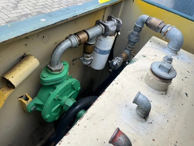 Kiwa IBC Steenbergen KIWA IBC 1500 liter dieseltank met handpomp - Storage tank: picture 5 Kiwa IBC Steenbergen KIWA IBC 1500 liter dieseltank met handpomp - Storage tank: picture 5