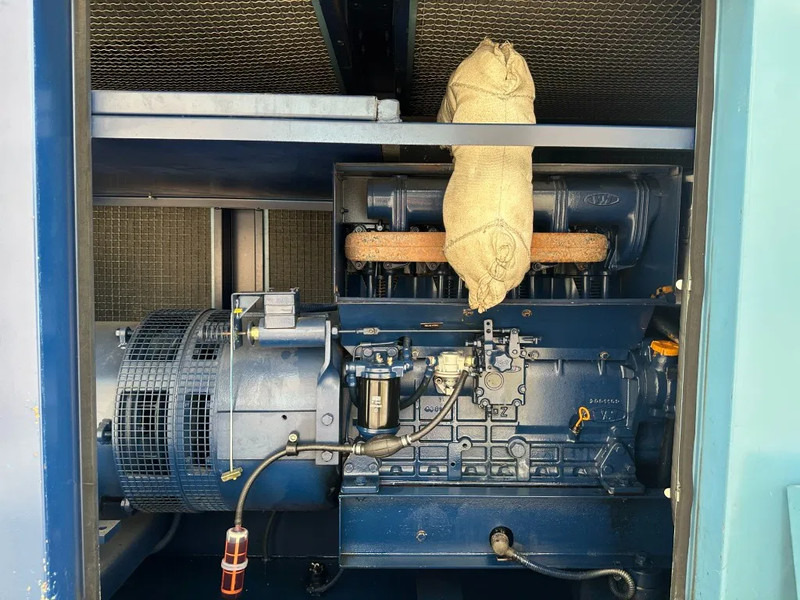 SDMO VM Leroy Somer 30 kVA Silent noodstroom generatorset - Generator set: picture 3 SDMO VM Leroy Somer 30 kVA Silent noodstroom generatorset - Generator set: picture 3