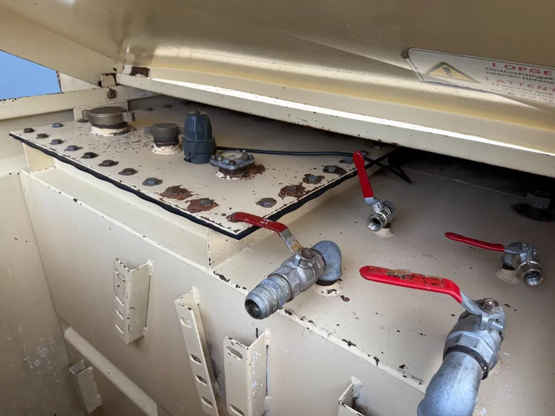 Tolsma Kiwa IBC 3000 liter Dieseltank Brandstoftank - Shipping container: picture 3 Tolsma Kiwa IBC 3000 liter Dieseltank Brandstoftank - Shipping container: picture 3