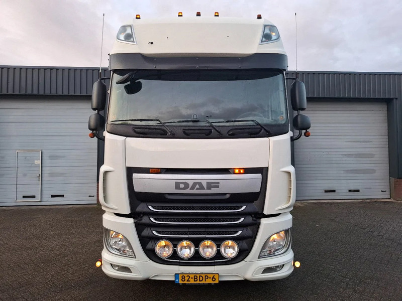 DAF XF 460 NL TREKKER - Tractor truck: picture 2 DAF XF 460 NL TREKKER - Tractor truck: picture 2