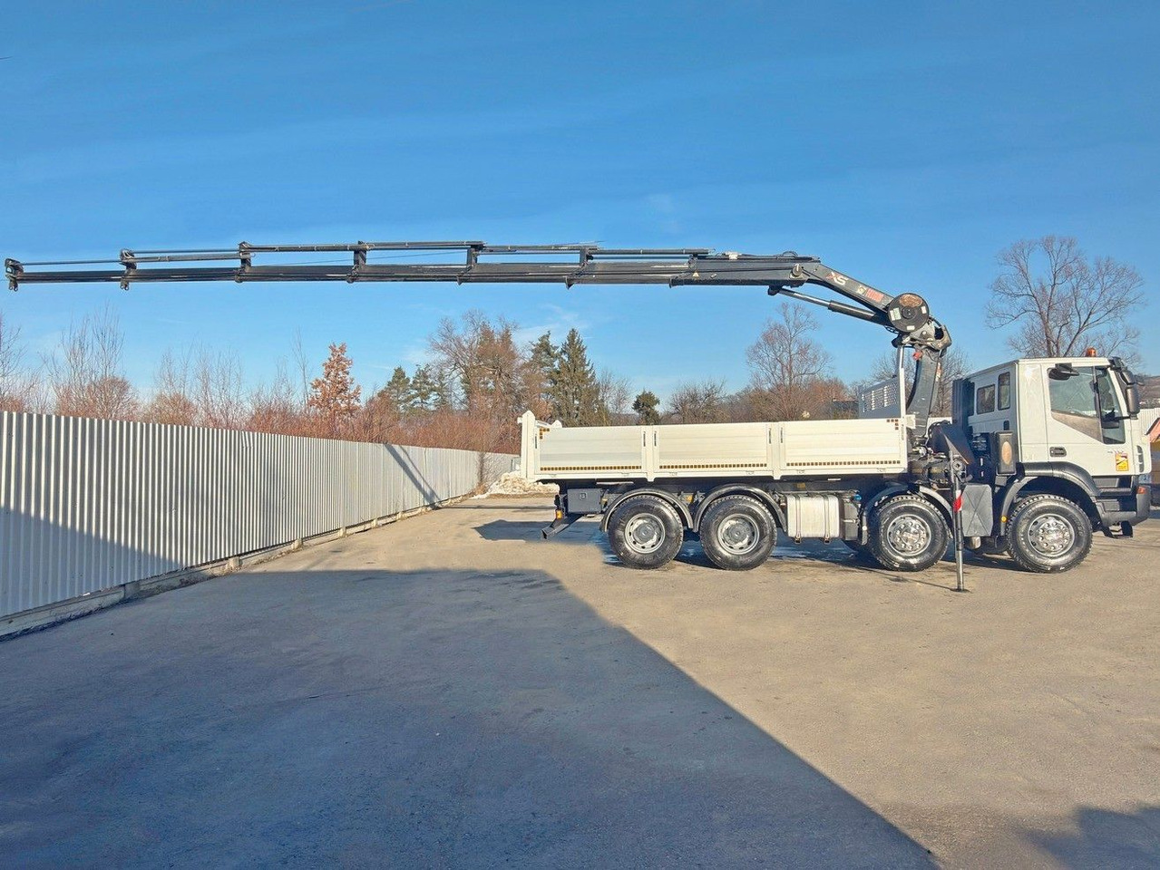 Iveco TRAKKER * HIAB 211 E - 6 HIDUO+ FUNK / 8x4 *TOP - Crane truck: picture 5 Iveco TRAKKER * HIAB 211 E - 6 HIDUO+ FUNK / 8x4 *TOP - Crane truck: picture 5