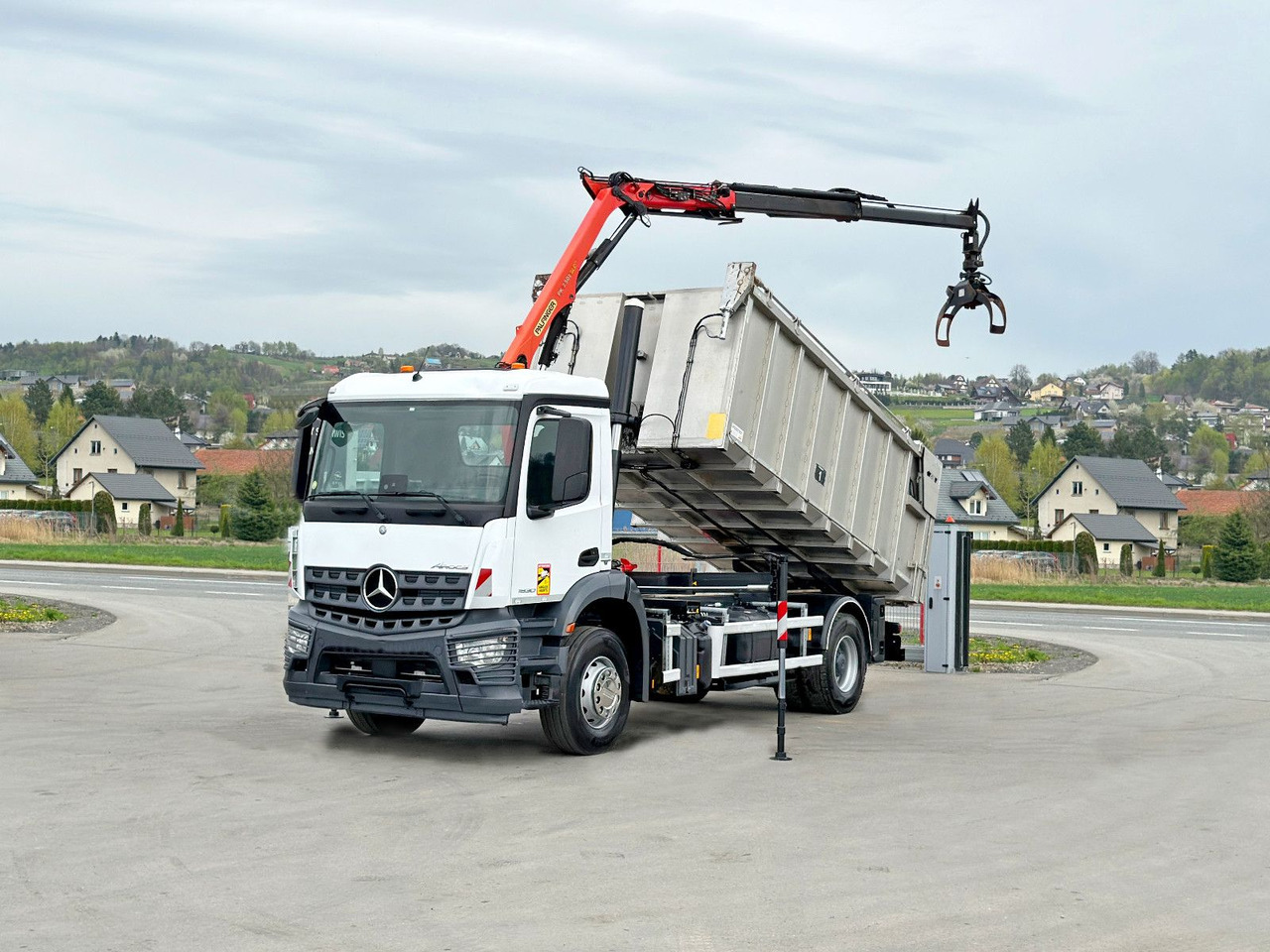 Mercedes-Benz AROCS 1830* KIPPER 5,00m * PK 7.501 SLD A + FUNK - Crane truck: picture 2 Mercedes-Benz AROCS 1830* KIPPER 5,00m * PK 7.501 SLD A + FUNK - Crane truck: picture 2