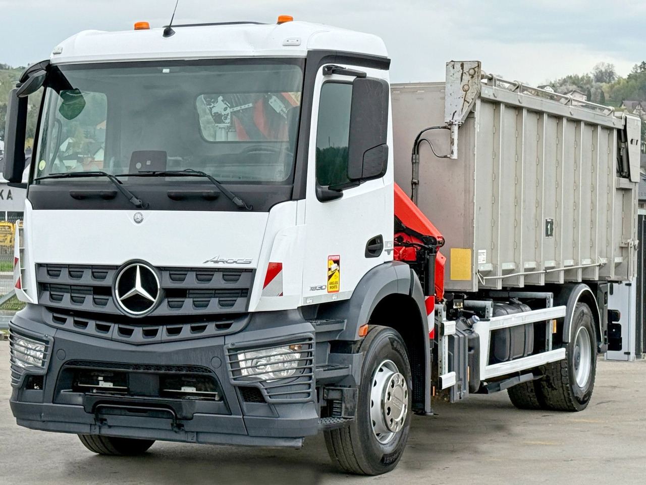 Mercedes-Benz AROCS 1830* KIPPER 5,00m * PK 7.501 SLD A + FUNK - Tipper, Crane truck: picture 3 Mercedes-Benz AROCS 1830* KIPPER 5,00m * PK 7.501 SLD A + FUNK - Tipper, Crane truck: picture 3