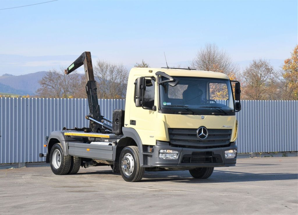 Mercedes-Benz ATEGO 1221 * ABROLLKIPPER * TOPZUSTAND - Hook lift truck, Crane truck: picture 1 Mercedes-Benz ATEGO 1221 * ABROLLKIPPER * TOPZUSTAND - Hook lift truck, Crane truck: picture 1