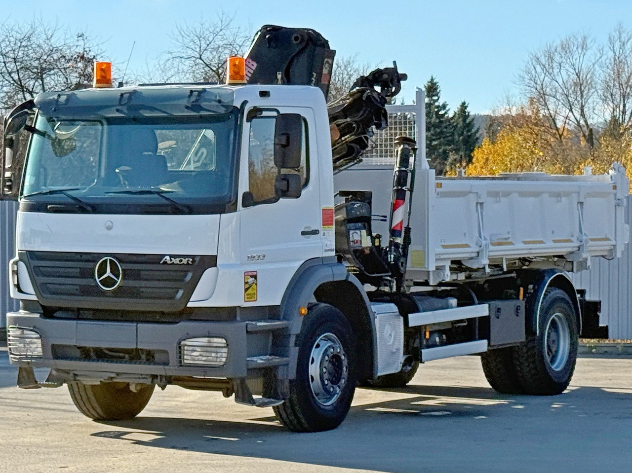 Mercedes-Benz AXOR 1833 * HIAB 144 B - 3 HIDUO + FUNK * TOP - Tipper, Crane truck: picture 5 Mercedes-Benz AXOR 1833 * HIAB 144 B - 3 HIDUO + FUNK * TOP - Tipper, Crane truck: picture 5