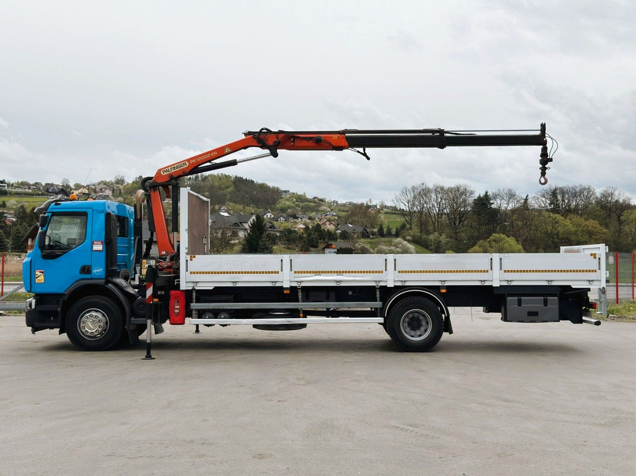Renault C 320 * PK 12002 EH A + FUNK * TOPZUSTAND - Crane truck: picture 4 Renault C 320 * PK 12002 EH A + FUNK * TOPZUSTAND - Crane truck: picture 4